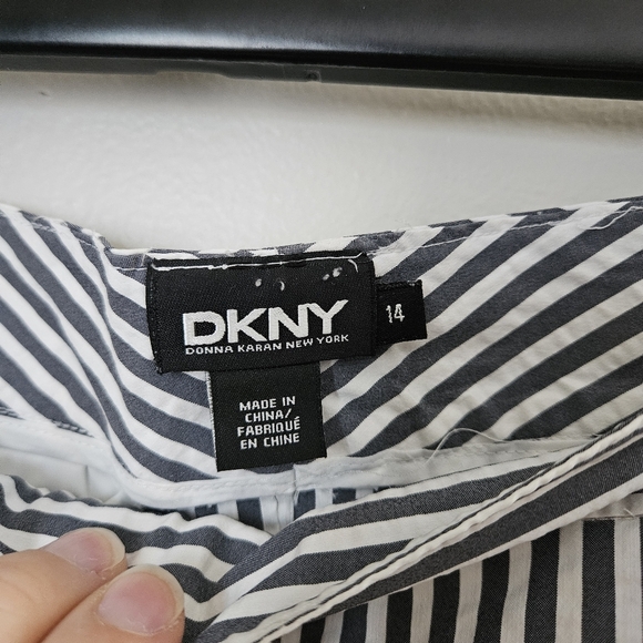 DKNY Chic Striped Trousers Gray White Print Casual Lightweight Neutral Size 14 - Picture 9 of 11
